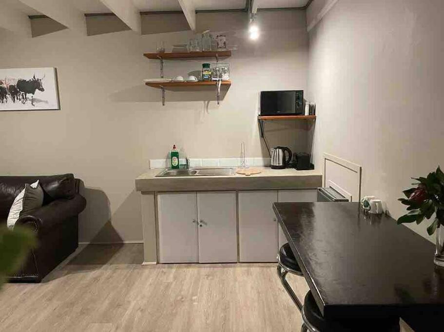 Protea Loft - Romantic Stay - No Load Shedding Хилтон Экстерьер фото